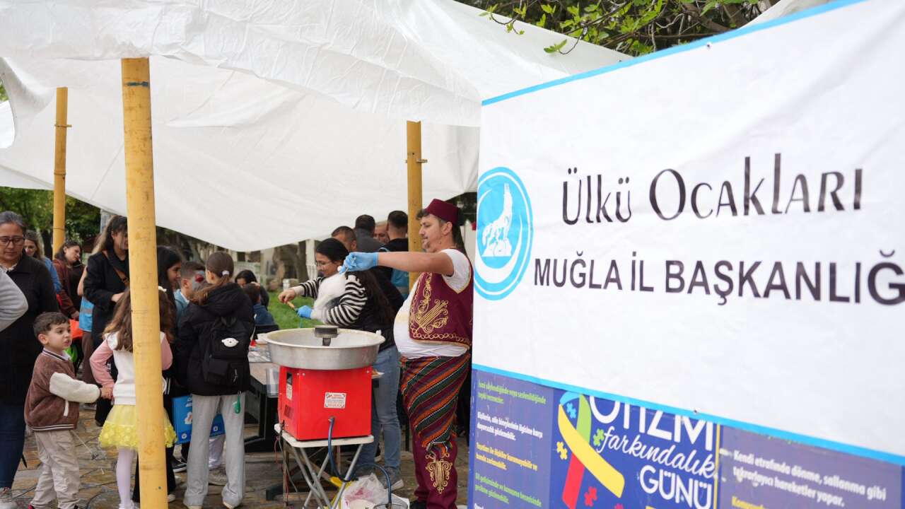 Muğla Ülkü Ocakları’ndan 23 Nisan’da Minik Kalplere Renkli Bayram Sürprizi 9